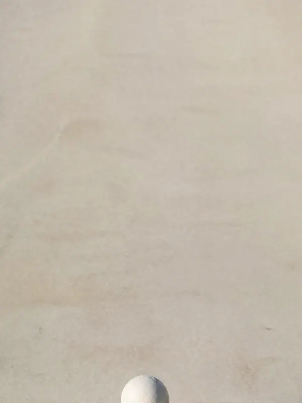 Minimal Ball, Portrait, 2160 by 3840 pixels (AI-generated image)