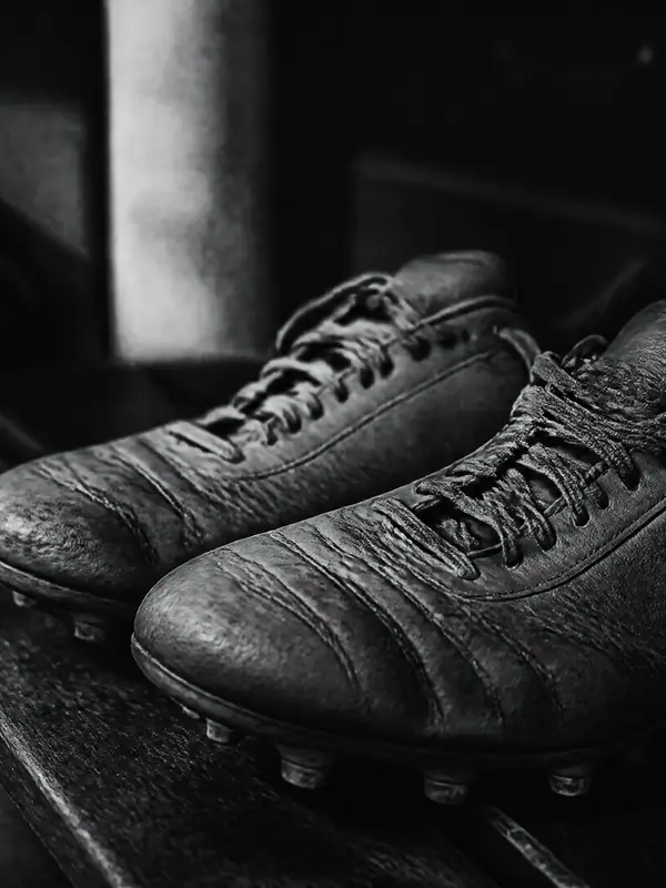 Boots, Black and White, 3840 by 2160 pixels (AI-generated image)