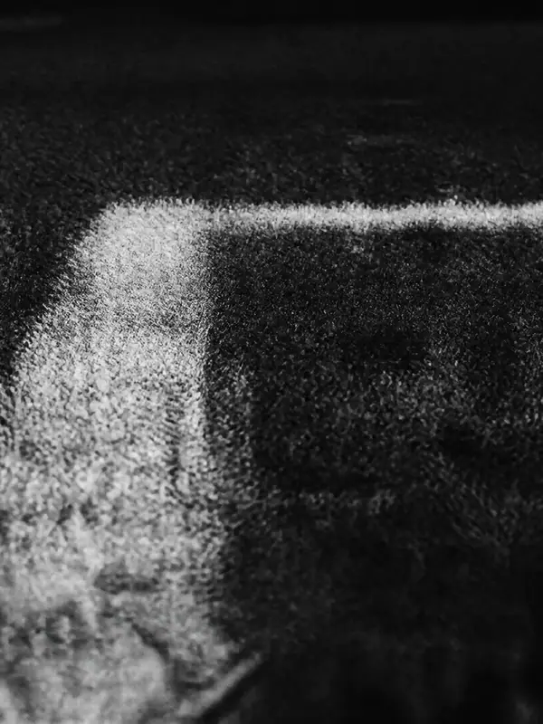 Lines, Black and White, 3840 by 2160 pixels (AI-generated image)